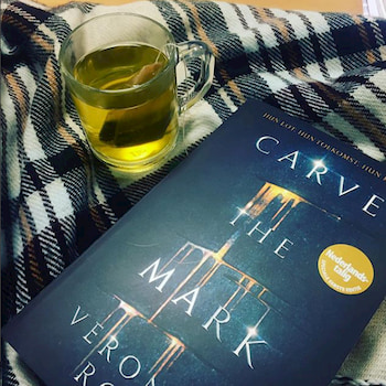 Carve the mark afbeelding
